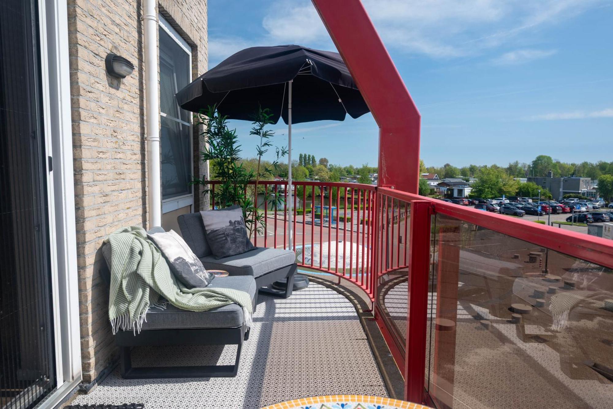 Zuiderzeestate 35, Prachtig Appartement Aan Het Ijsselmeer Makkum Exterior photo