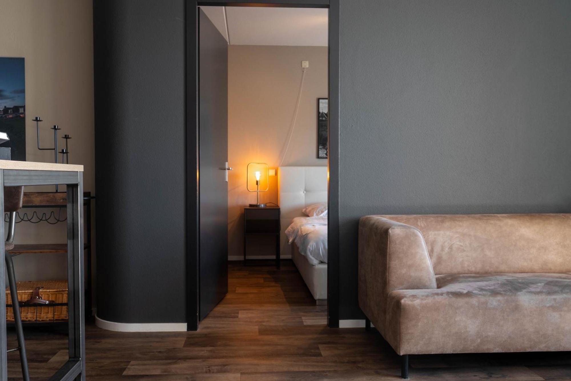 Zuiderzeestate 35, Prachtig Appartement Aan Het Ijsselmeer Makkum Exterior photo